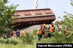 На місці сходження вагонів із рейок на перегоні Сімферополь-Севастополь, 18 травня 2023 року