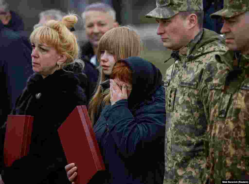 Родичі та воїни вшановують пам&rsquo;ять загиблих у першу річницю визволення Бучі, 31 березня 2023 року