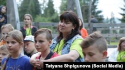 Тетяна Шпигунова у благодійному дитячому таборі, фото з архіву сім'ї