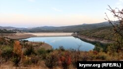 Изобильненское водохранилище. Как убывает вода (фотогалерея)