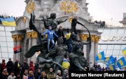 1 желтоқсанда шерушілер қайтадан Тәуелсіздік алаңына жиналды. Оппозиция жетекшілері саяси талаптар айтып, соңына таман билік өкілдерімен шекісіп қалды.