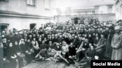 Перший Курултай кримськотатарського народу в Бахчисараї. 26 листопада 1917 року