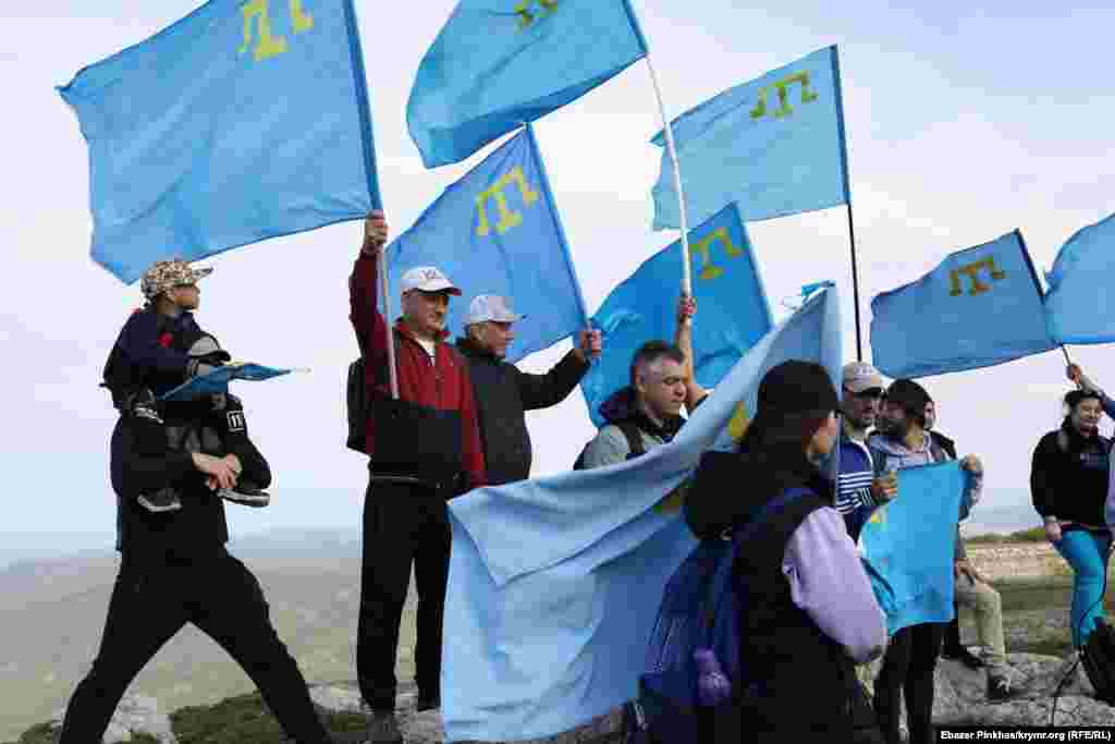 У сходженні взяли участь близько тисячі осіб