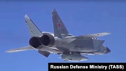 Rusiyanın MiG-31 hipersonik qırıcısı Kh-47M2 Kinjal raketi ilə