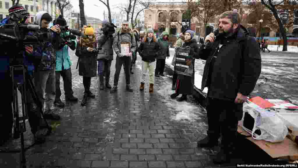 &laquo;Таким символічним чином ми хочемо нагадати про день народження Сашка &laquo;Тундра&raquo; Кольченка, про ідеї та цінності, які йому близькі, про репресії, що не припинялися, а лише набирали обертів &ndash; і тим самим хоча б один раз нагодувати гарячим обідом тих, хто його потребує&raquo;, &ndash; заявили організатори акції