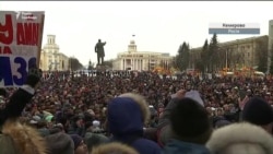 «Вони замовчують від нас правду» – учасниця стихійного мітингу у Кемерові