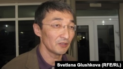 Бақытжан Қашқымбаевтың адвокаты Нұрлан Бейсекеев. Астана, 21 маусым 2012 жыл.