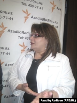 Mehriban Ələkbərzadə Azadlıq Radiosunun Bakı bürosunda, 26 aprel, 2012