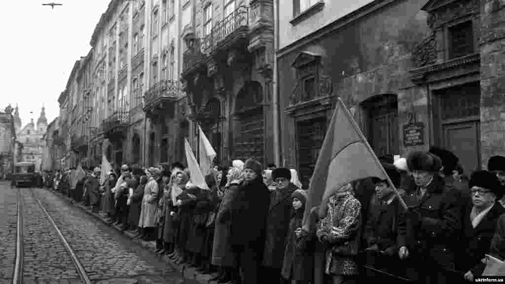 Акция &laquo;Живая цепь&raquo; началась во Львове