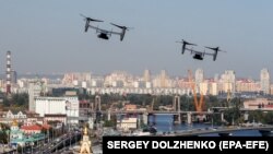 Конвертоплани США CV-22B Osprey в небі над Києвом під час українсько-американських військових навчань Rapid Trident-2020 («Стрімкий тризуб-2020»), 23 вересня 2020 року