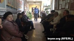 Пайовики райспоживспілки Бахчисарая чергують в будівлі