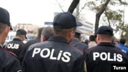 Polis