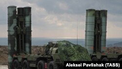 Зенітно-ракетні установки С-400 в Криму, січень 2017 року