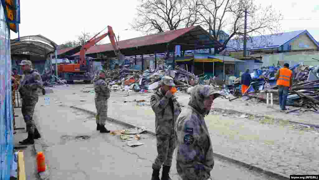 А також нацгвардійців і представників &laquo;самооборони&raquo;