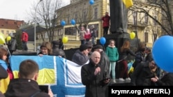 Артем Сохань під час виступу у Львові, присвяченому річниці анексії Криму, 2015 рік