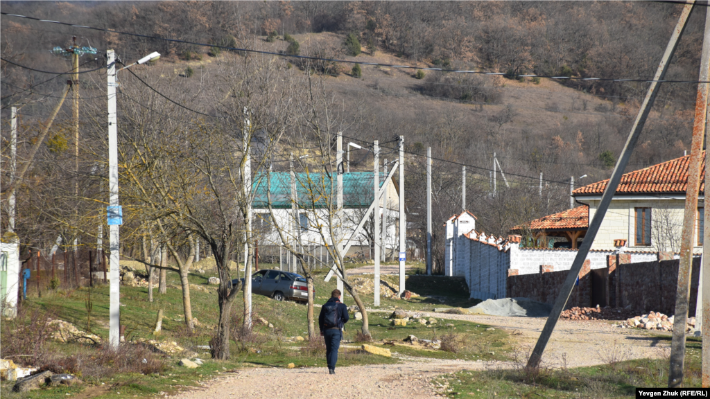 Нові будинки в Розсошанці виростають, як гриби