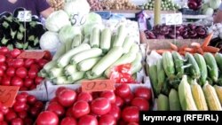 Продукти на ринку в Криму, липень 2019 року