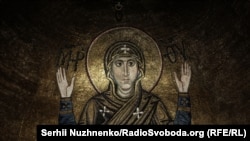 Храм Святої Софії у Києві. Зображення Богоматері-Оранти. Київ, 7 січня 2019 року.