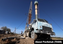 Буріння свердловини у селі Віліно Бахчисарайського району, Крим, 16 жовтня 2020