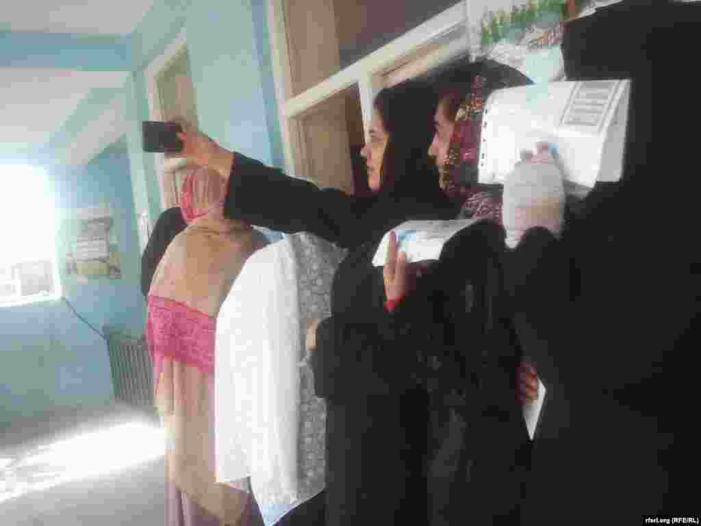 Afghanistan - Afghan women voting in parliamentary election in different provinces of Afghanistan, 20 October 2018 انتخابات ولسی جرگه