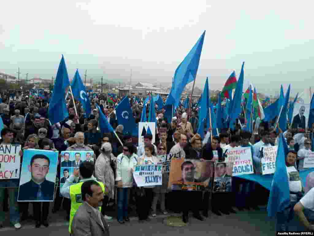 Azerbaijan. Baku. Opposition Public Chamber's protest action in Baku. 22 April