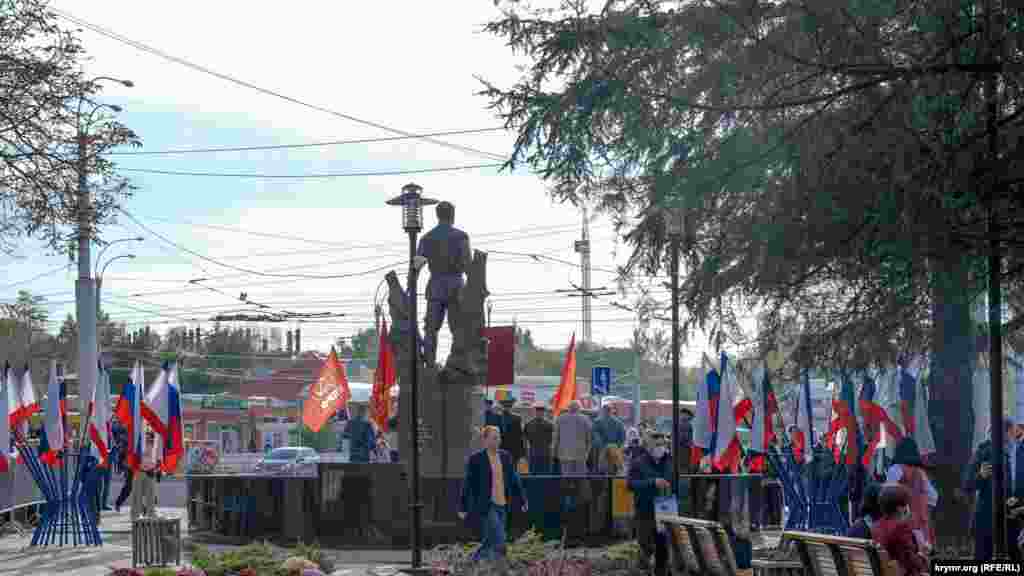 Краєвид на пам&#39;ятник із боку провулка Піонерського