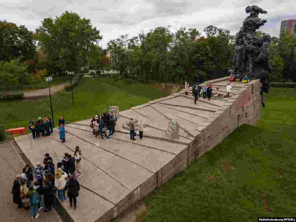 29 вересня минуло 80 років від початку масових розстрілів у Бабиному Яру в Києві у 1941 році. Але масові страти тут тривали і надалі. І нищили не лише євреїв, а й ромів, радянських військовополонених та українських націоналістів