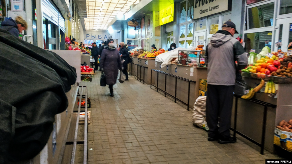 Територія, що межує з Куйбишевським ринком, також у торгових рядах