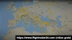 Сайт Flightradar, мапа повітряного простору над Україною