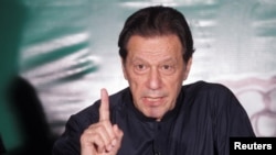 د پاکستان مخکېنی صدراعظم عمران خان