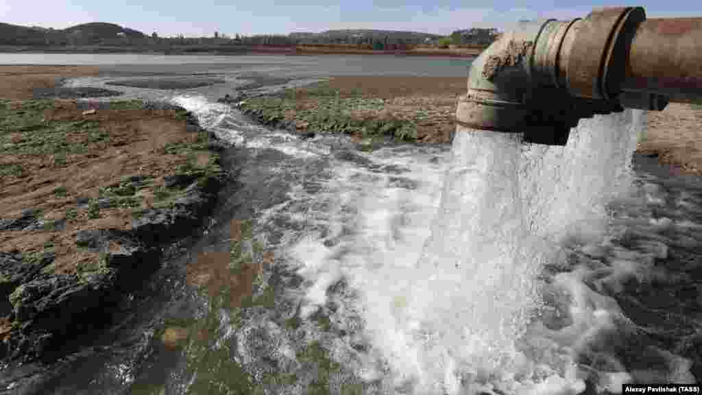 Воду з Тайганського водосховища продовжують перекидати до Сімферопольського