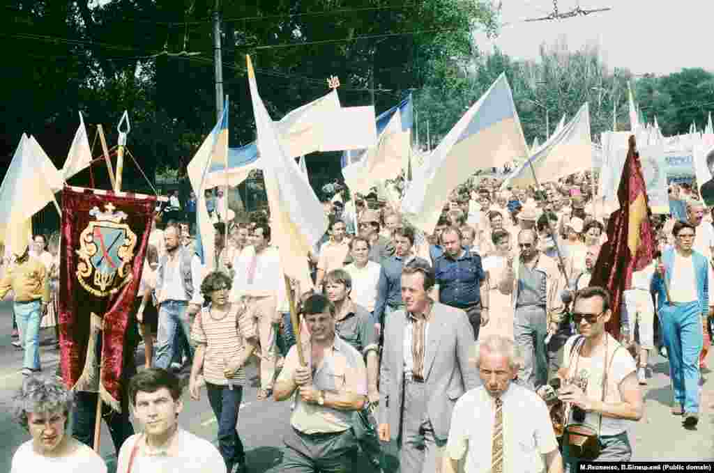 На острові Хортиця і Запоріжжі свято Козацької слави досягло свого піку. Запоріжжя, 5 серпня 1990 року